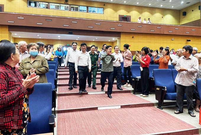 Phó Thủ tướng Chính phủ Trần Hồng Hà thăm, tặng quà nhân dịp Tết Nguyên Đán Ất Tỵ 2025 tại Bình Dương