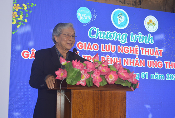 GS.BS Nguyễn Chấn Hùng - Chủ tịch danh dự Hội Ung thư Việt Nam phát biểu tại chương trình 