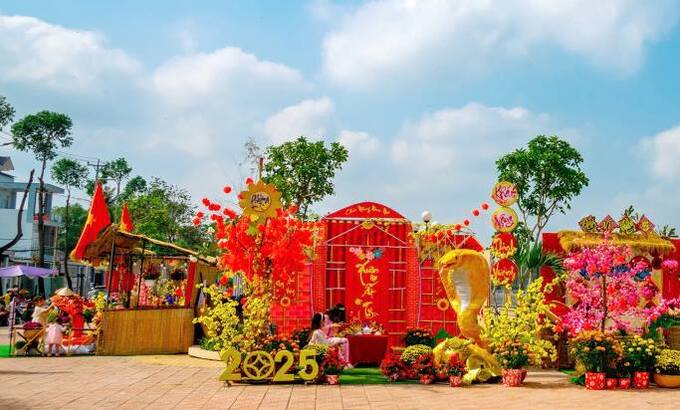 Long An – Tết Nguyên đán Ất Tỵ 2025 diễn ra “vui tươi, lành mạnh, an toàn, tiết kiệm”