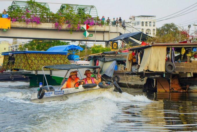 Giao thông đường sắt và đường thủy nội địa trên địa bàn TP. HCM trong các ngày Tết Nguyên đán được đảm bảo ổn định