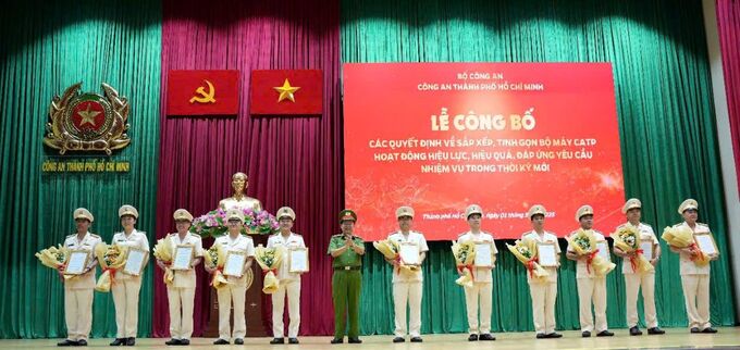Công bố quyết định của Bộ trưởng Bộ Công an về việc sắp xếp, tinh gọn tổ chức, bộ máy Công an TP. HCM hoạt động hiệu lực, hiệu quả, đáp ứng yêu cầu nhiệm vụ trong thời kỳ mới