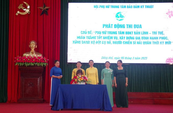 Hội phụ nữ Trung tâm ký kết thi đua đặc biệt
