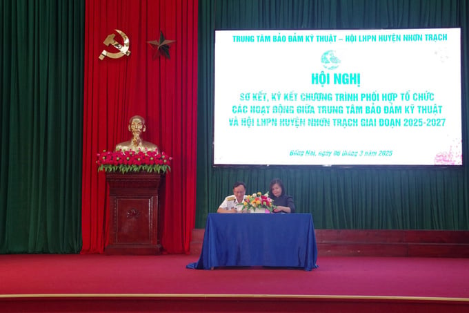 Trung tâm Bảo đảm kỹ thuật và Hội LHPN huyện Nhơn Trạch ký kết chương trình hoạt động