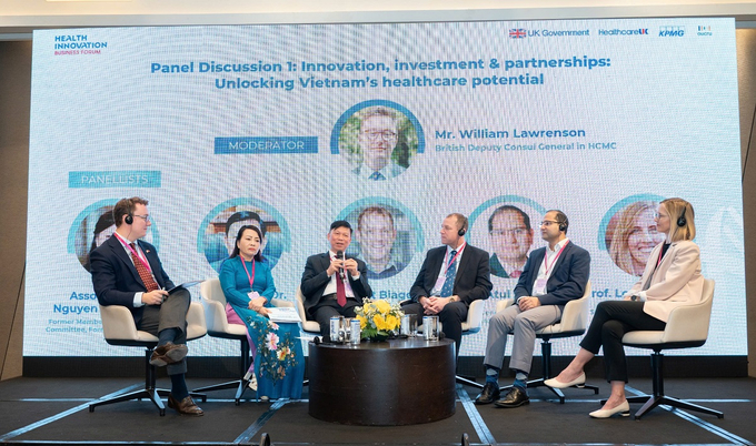 Các đại biểu tham gia thảo luận tại Diễn đàn Doanh nghiệp về Đổi mới Sáng tạo Y tế