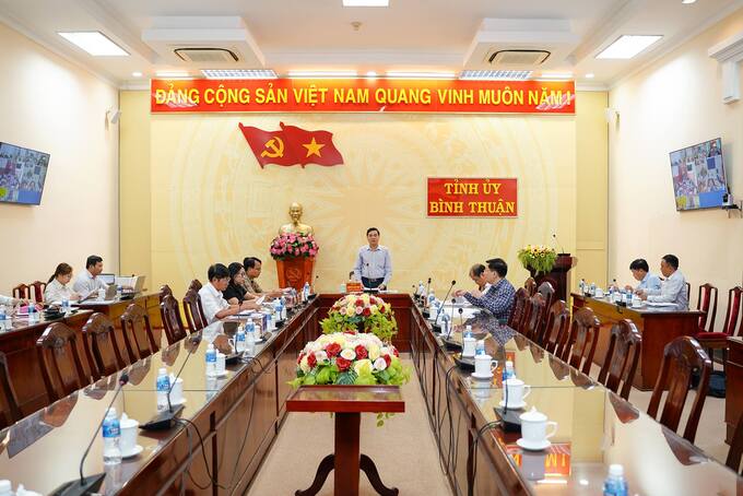 Quang cảnh buổi làm việc
