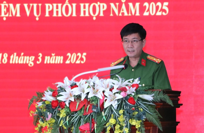 Đại diện các lực lượng báo cáo tham luận tại hội nghị