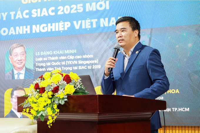 TS. Phan Hoài Nam - Phó Trưởng khoa Luật Quốc tế phát biểu khai mạc toạ đàm