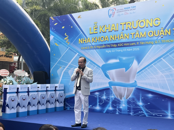 TS.BS Võ Văn Nhân – Giám đốc chuyên môn Nha khoa Nhân Tâm phát biểu khai mạc buổi lễ