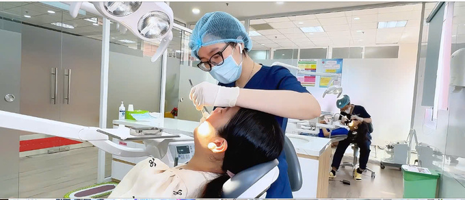 Phòng Nha khoa được trang bị công nghệ tiên tiến từ Nhật Bản. Đội ngũ bác sĩ Bệnh viện Răng Hàm Mặt TP. Hồ Chí Minh sẽ trực tiếp thăm khám và điều trị.