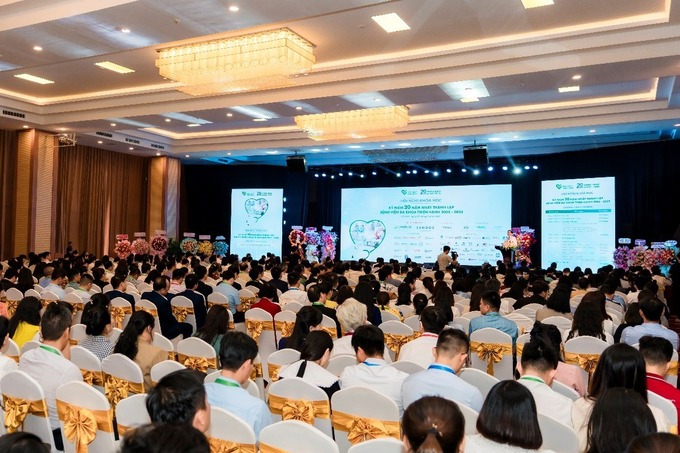 Các đại điểu tham dự Hội nghị khoa học kỷ niệm 20 năm ngày thành lập Bệnh viện Đa khoa Thiện Hạnh (ảnh: Hòa Anh)