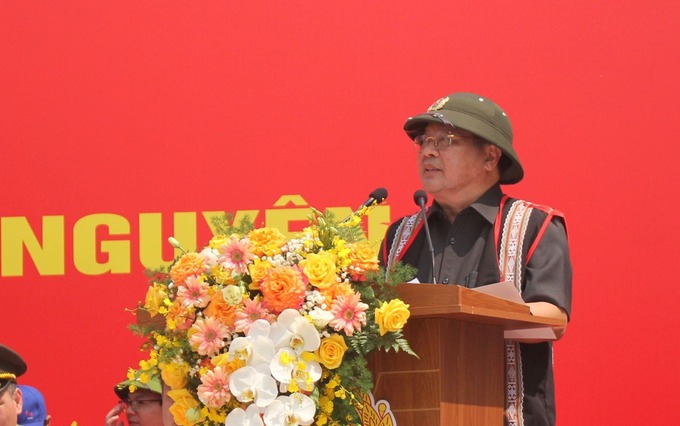Chủ tịch UBND tỉnh Lê Ngọc Tuấn báo cáo kết quả thực hiện xóa nhà tạm, nhà dột nát trên địa bàn tỉnh Kon Tum
