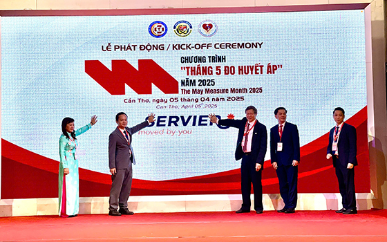 Lãnh đạo Sở Y tế và Phân hội Tăng huyết áp Việt Nam; Bệnh viện Trường Đại học Y Dược Cần Thơ phát động chương trình “Tháng 5 đo huyết áp” năm 2025