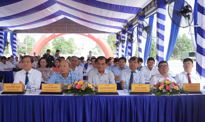 Các đại biểu tham dự buổi lễ