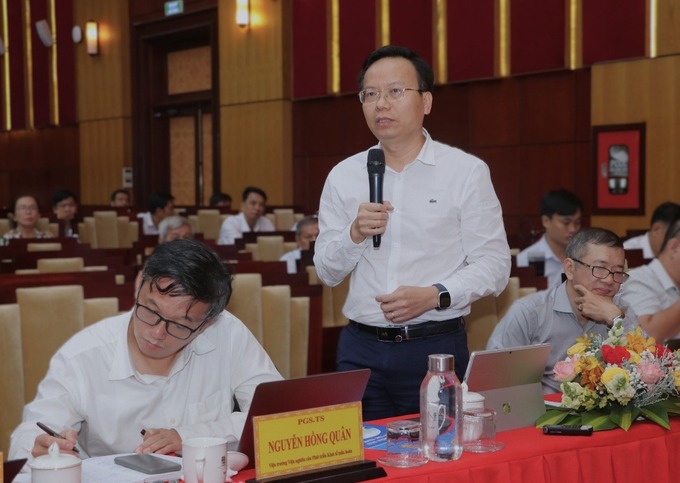 GS Mai Thanh Phong - Hiệu trưởng Trường Đại học Bách khoa, Đại học Quốc gia TP. HCM đóng góp ý kiến thảo luận tại hội thảo