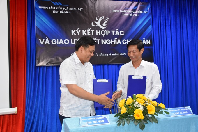 Cà Mau và Trà Vinh ký kết hợp tác trao đổi kinh nghiệm công tác phòng, chống dịch