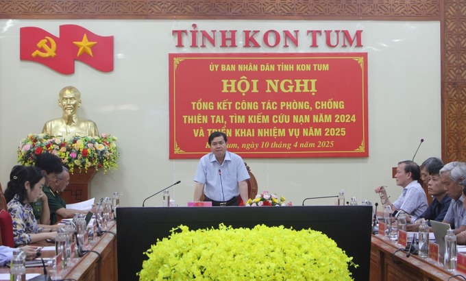 Ông Nguyễn Hữu Tháp - Phó Chủ tịch UBND tỉnh Kon Tum phát biểu tại hội nghị