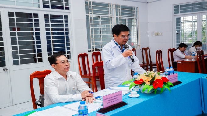 BS.CKII Huỳnh Văn Thừa – Giám đốc TTYT Châu Thành, Phó Chủ tịch Hội đồng báo cáo tổng quan triển khai bệnh án điện tử tại TTYT Châu Thành