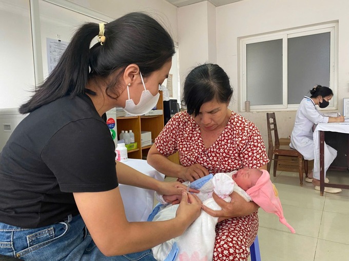 Huyện Cư Jút triển khai chiến dịch tiêm chủng vắc xin phòng, chống bệnh sởi đợt 2