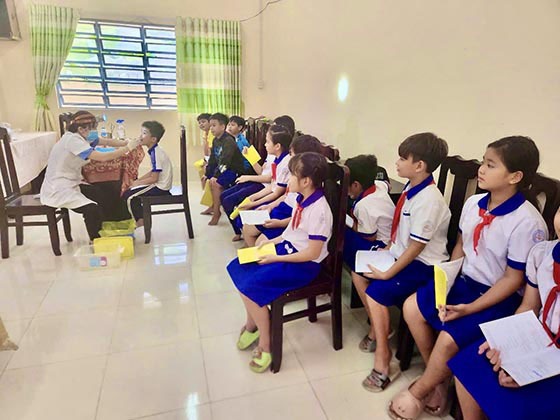 Trung tâm Y tế quận Thốt Nốt khám và điều trị lưu động miễn phí bệnh răng miệng cho học sinh trên địa bàn quận