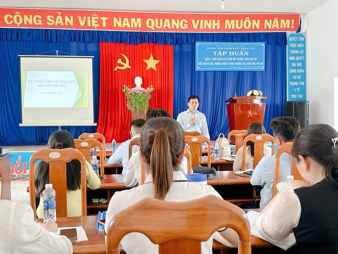 Quang cảnh lớp tập huấn