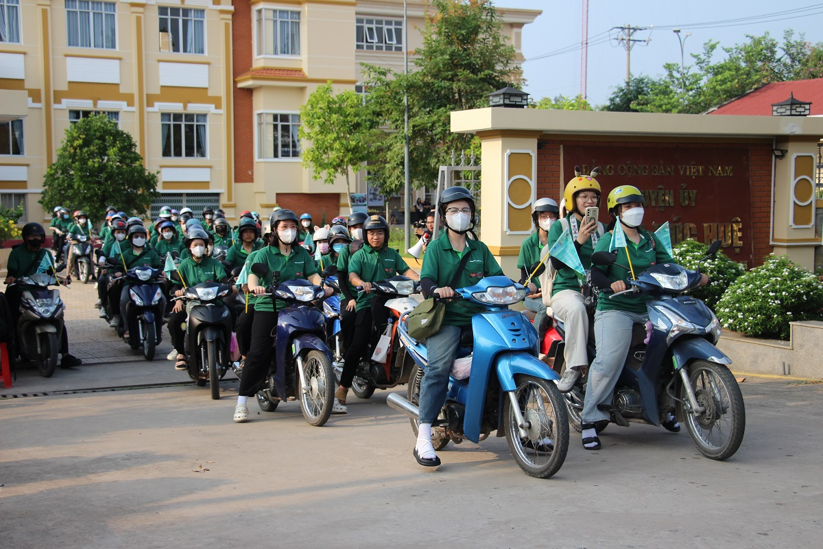 Chien-dich-tiem-phong-dai-cho-meo-tai-huyen-duc-hue-2