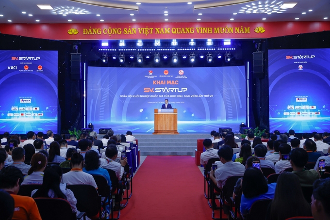 Theo Thủ tướng, thanh niên phải tiên phong trong đổi mới sáng tạo, khởi nghiệp, trong sự phát triển của đất nước