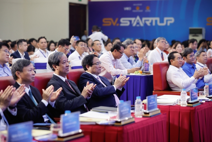 Thủ tướng Phạm Minh Chính và các đại biểu dự ngày hội khởi nghiệp quốc gia của học sinh, sinh viên