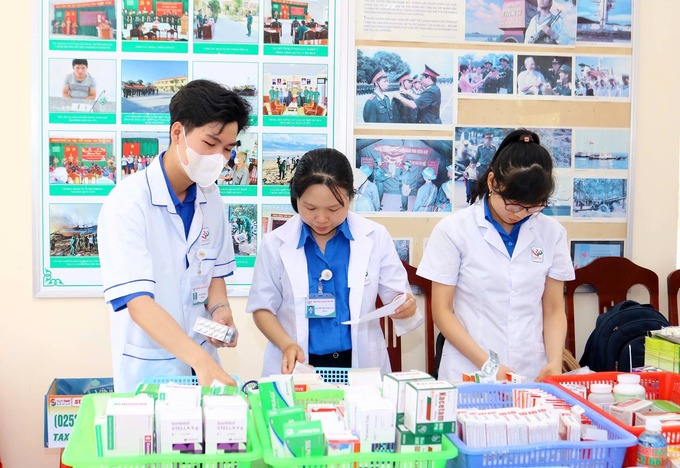 Phát thuốc điều trị miễn phí cho người dân về một số bệnh lý thông thường