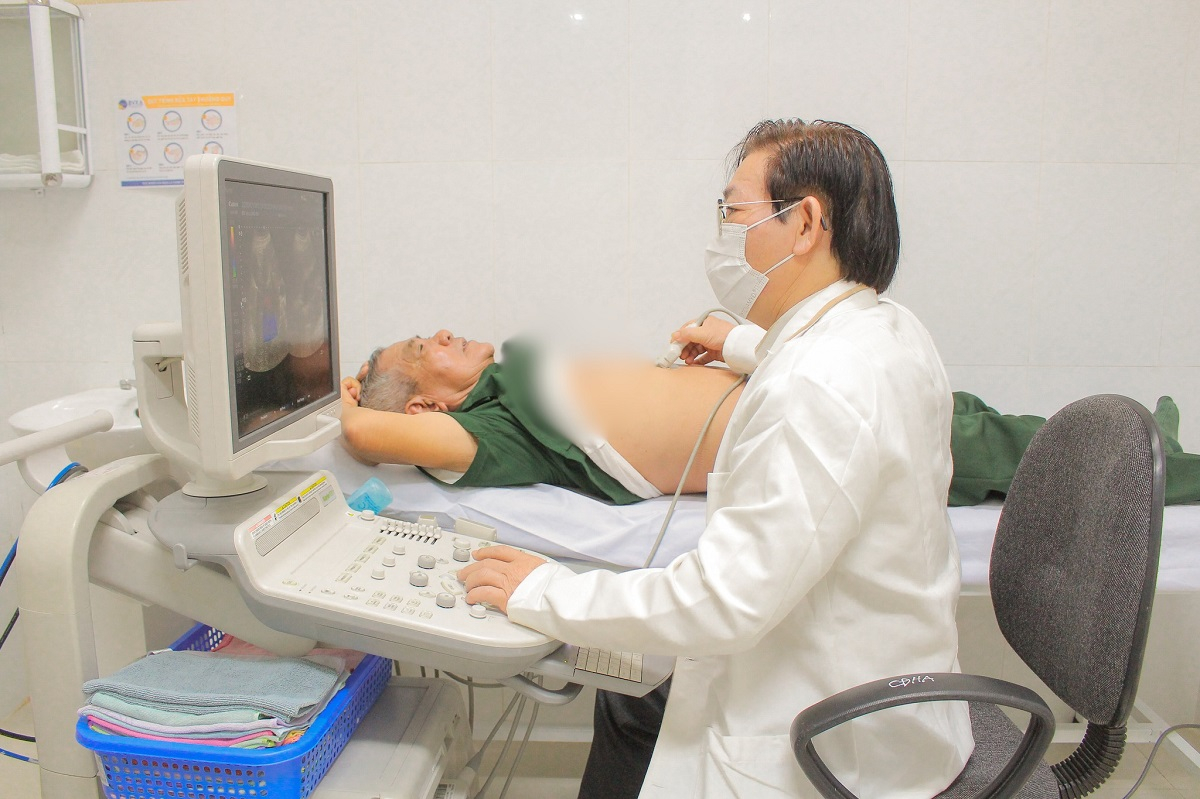 Kham-suc-khoe-mien-phi-cho-gan-500-thuong-benh-binh-va-can-bo-lao-thanh-cach-mang-6