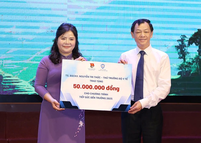 Năm 2025, mục tiêu của chương trình “Tiếp sức đến trường” năm 2025 là trao 1.200 suất học bổng cho học sinh khuyết tật có hoàn cảnh khó khăn tại 12 tỉnh