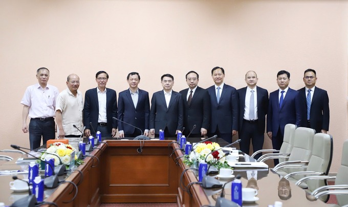 Đoàn công tác của tỉnh Hồ Nam, Trung Quốc chụp ảnh lưu niệm cùng lãnh đạo Bộ Y tế