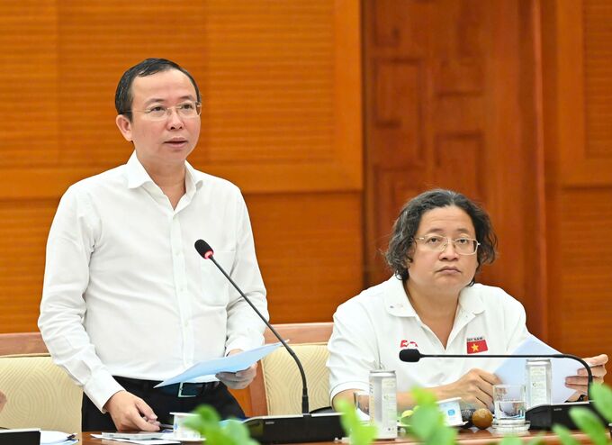 Chánh Văn phòng UBND TP.Hồ Chí Minh Đặng Quốc Toàn phát biểu tại hội nghị (Ảnh Việt Dũng)