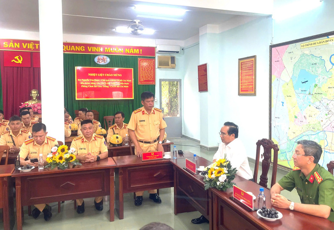 Thượng tá Nguyễn Văn Bình - Phó trưởng Phòng CSGT báo cáo phương án bảo đảm TTATGT phục vụ đại Lễ 30/4  