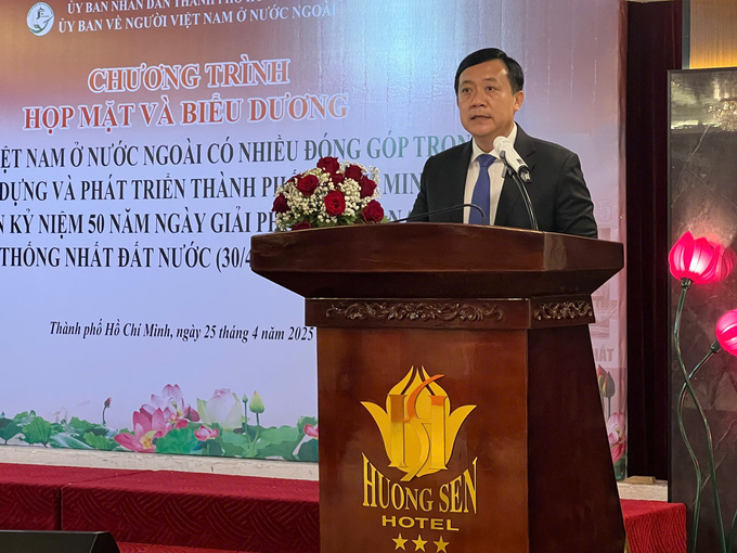 Ông Hà Phước Thắng - Phó trưởng Đoàn đại biểu Quốc hội Thành phố Hồ Chí Minh phát biểu tại buổi lễ.
