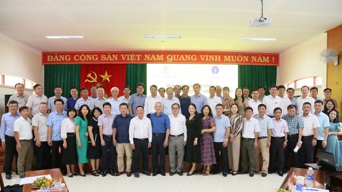 Sở Y tế 2 tỉnh Đắk Lắk và Phú Yên chụp hình lưu niệm tại buổi họp (ảnh: Đình Thi)