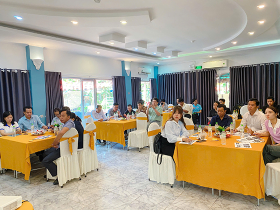Quang cảnh buổi giao lưu và chia sẻ về chủ đề “Y tế thân thiện – khách hàng chủ động”