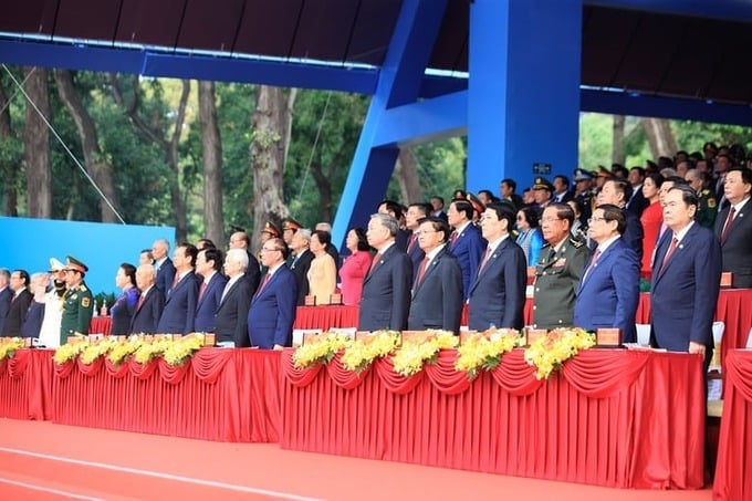 Tổng Bí thư Tô Lâm và các đồng chí Lãnh đạo, nguyên Lãnh đạo Đảng, Nhà nước cùng các vị khách quốc tế và đại biểu dự buổi lễ 