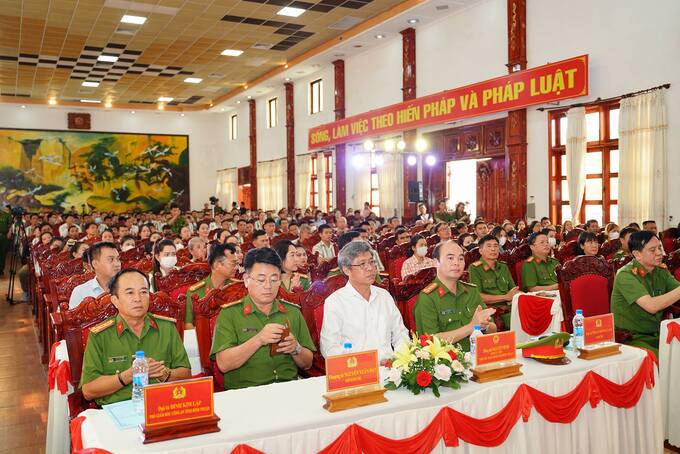 Đại biểu tham dự chương trình