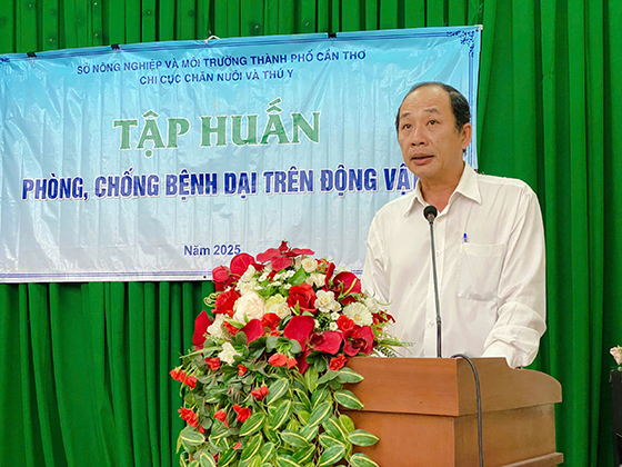 Ông Phạm Phú Trường Giang - Phó Giám đốc Sở Y tế TP. Cần Thơ phát biểu tại lớp tập huấn phòng, chống bệnh dại