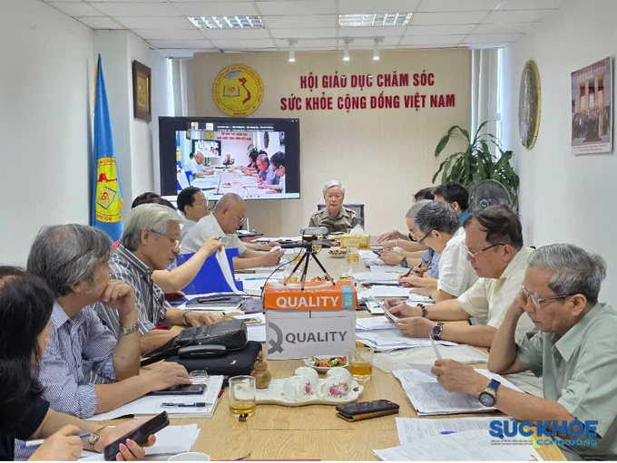 Cuộc họp được tổ chức trực tiếp tại văn phòng Trung ương Hội và kết nối trực tuyến với đại diện các văn phòng thuộc Hội