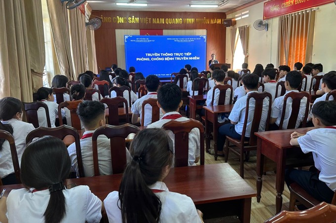 Các em học sinh Trường THCS Đoàn Thị Điểm, TP. Buôn Ma Thuột tham gia buổi truyền thông (ảnh: Bảo Trọng)
