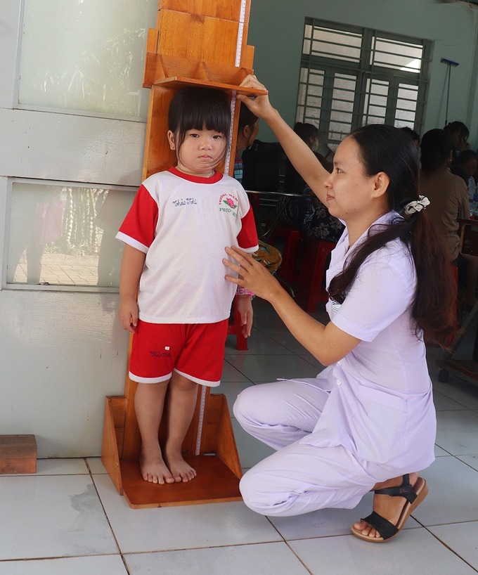Trạm Y tế xã Phước Minh (DMC) là 1 trong 30 cụm thực hiện điều tra, đánh giá tình trạng dinh dưỡng bà mẹ và trẻ em dưới 5 tuổi trên địa bàn tỉnh