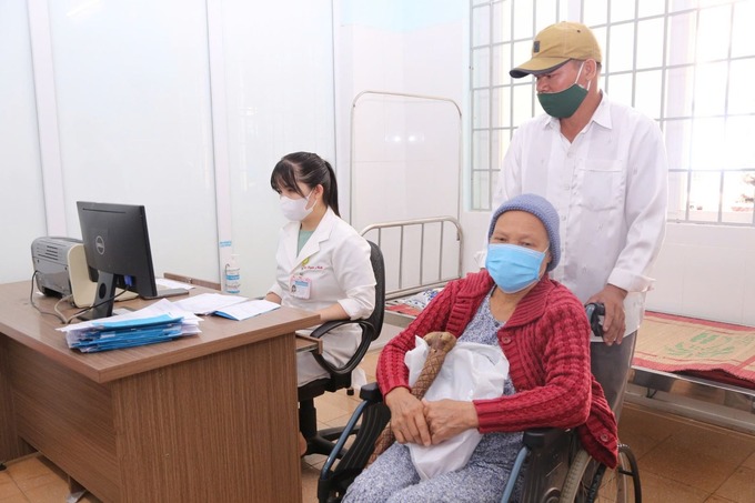 Các cơ sở khám, chữa bệnh trên địa bàn tỉnh chủ động triển khai các biện pháp phòng, chống dịch Covid-19 (ảnh: Đình Thi)