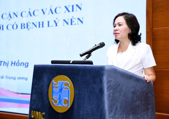 PGS.TS.BS Dương Thị Hồng - Chủ nhiệm Chương trình Tiêm chủng Quốc gia Việt Nam phát biểu tại hội thảo