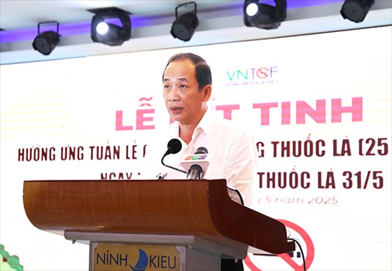 Ông Phạm Phú Trường Giang - Phó Giám đốc Sở Y tế TP. Cần Thơ phát biểu xây dựng ngành y tế không khói thuốc