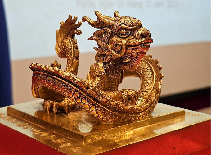 an-vang-hoang-de-chi-bao-17495473632332120434150