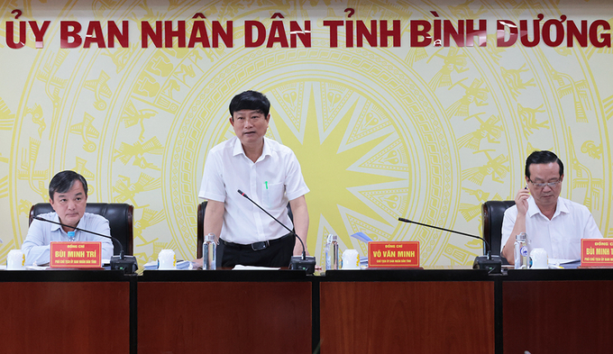 Ông Võ Văn Minh - Chủ tịch UBND tỉnh phát biểu tại phiên họp