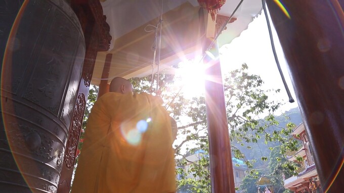 Lễ cử chuông diễn ra vào sáng 1/7 tại hệ thống chùa Bà (Ảnh: Sun World Ba Den Mountain)  