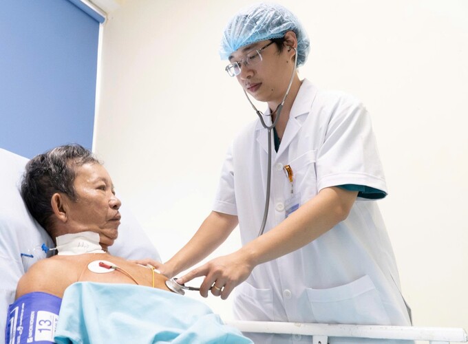 Bệnh nhân đã được chuyển đến Khoa Bệnh nhiệt đới để tiếp tục theo dõi và phục hồi.