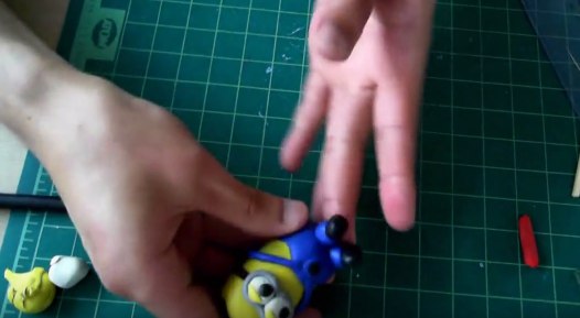 Cách làm búp bê Minion bằng đất sét